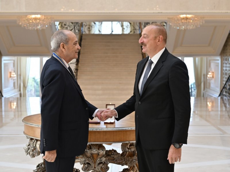 Azərbaycan Prezidenti İlham Əliyev Xalq artisti Rasim Balayevə “İstiqlal” ordenini təqdim edib