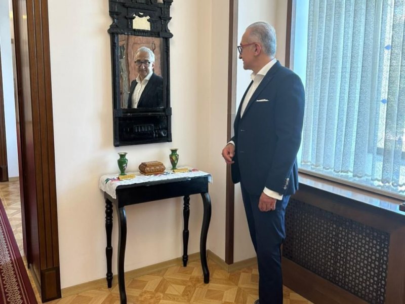 İrəvan xanının varisi: “Doğum günümə ən yaxşı hədiyyə Naxçıvanda, İrəvanın sərhədində Ağrı dağına baxmaq oldu”