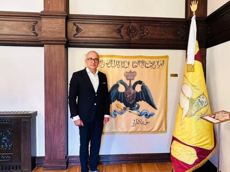İrəvan xanının varisi: “Doğum günümə ən yaxşı hədiyyə Naxçıvanda, İrəvanın sərhədində Ağrı dağına baxmaq oldu”