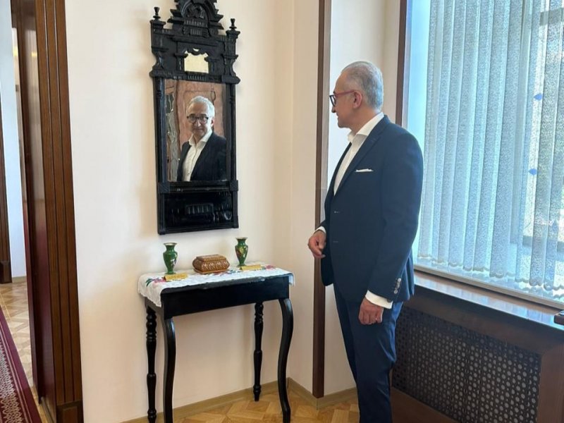 İrəvan xanının varisi: “Doğum günümə ən yaxşı hədiyyə Naxçıvanda, İrəvanın sərhədində Ağrı dağına baxmaq oldu”