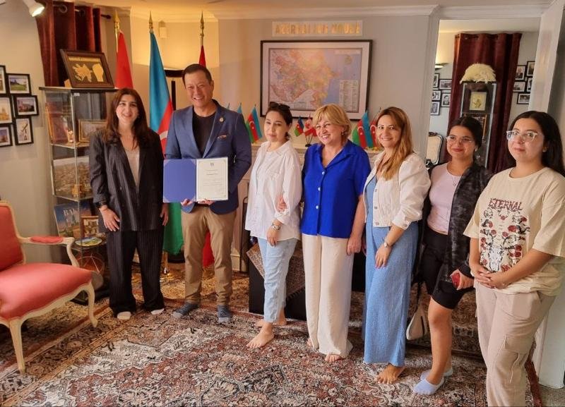 Ontario parlamentinin üzvü Torontodakı Azərbaycan Evini ziyarət edib