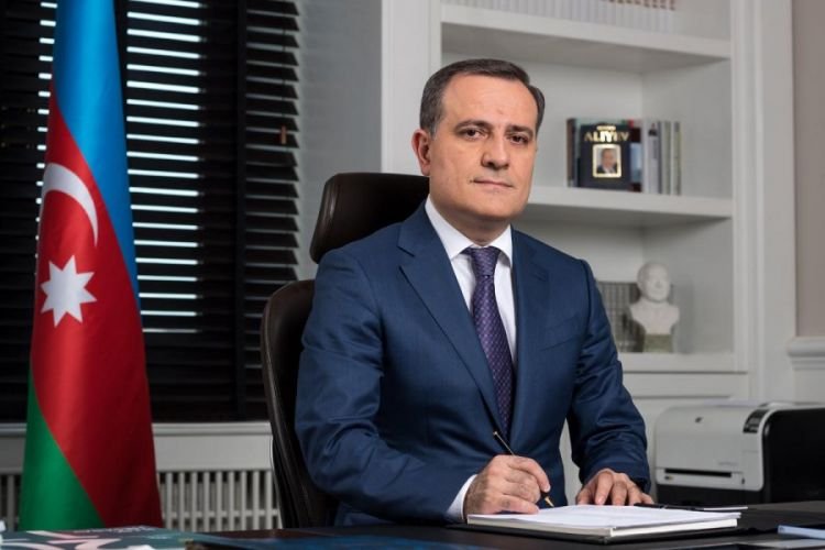 Ceyhun Bayramov Macarıstana rəsmi səfərə gedib