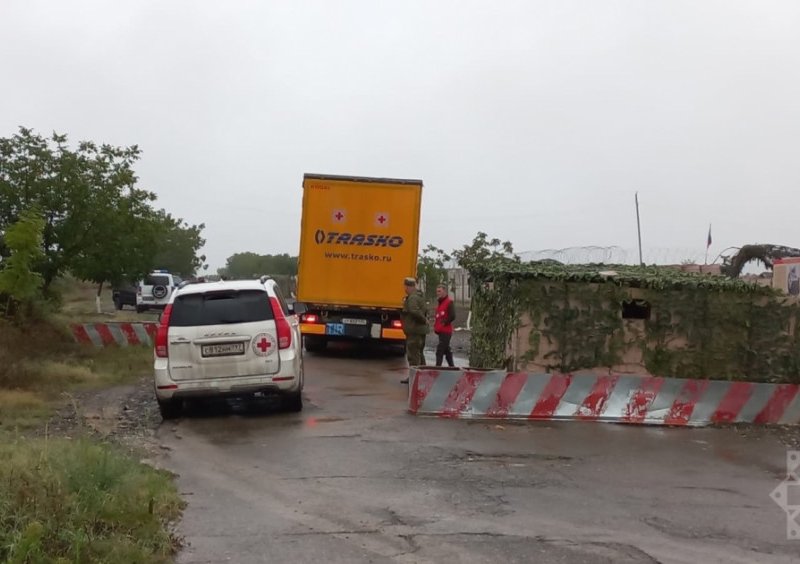 Rusiya Qızıl Xaç Cəmiyyətinin göndərdiyi humanitar yük avtomobili Ağdamdan Xankəndiyə yola düşüb