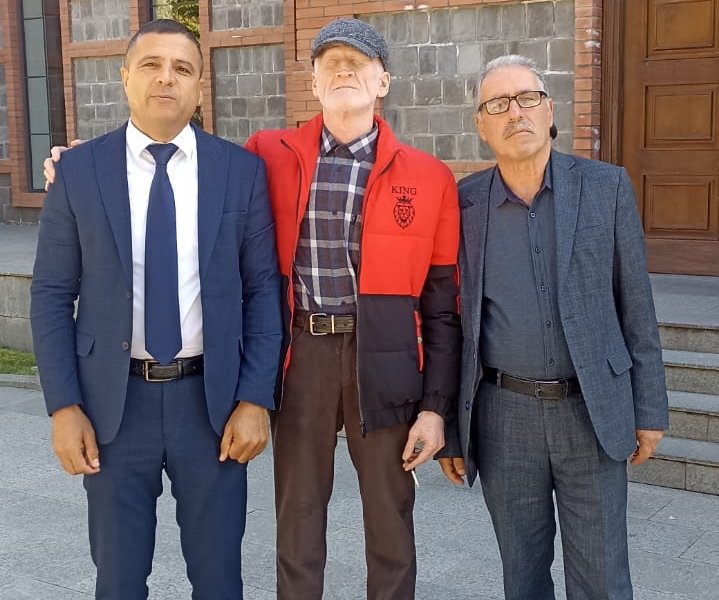 QAXDA YAZIÇILAR BİRLİYİNİN BÖLGƏ ÜZRƏ NÜMAYƏNDƏSİ QAX YAZARLARI İLƏ GÖRÜŞÜB.-Foto