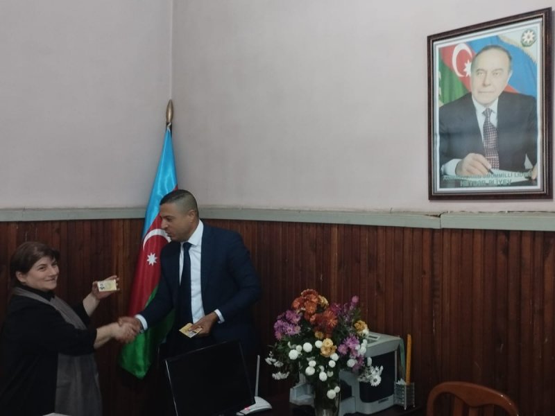 QAX YAZARLARINA ÜZVLÜK VƏSİQƏLƏRİ PAYLANILIB.