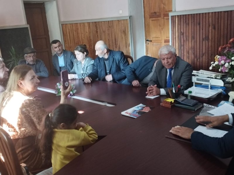 QAX YAZARLARINA ÜZVLÜK VƏSİQƏLƏRİ PAYLANILIB.