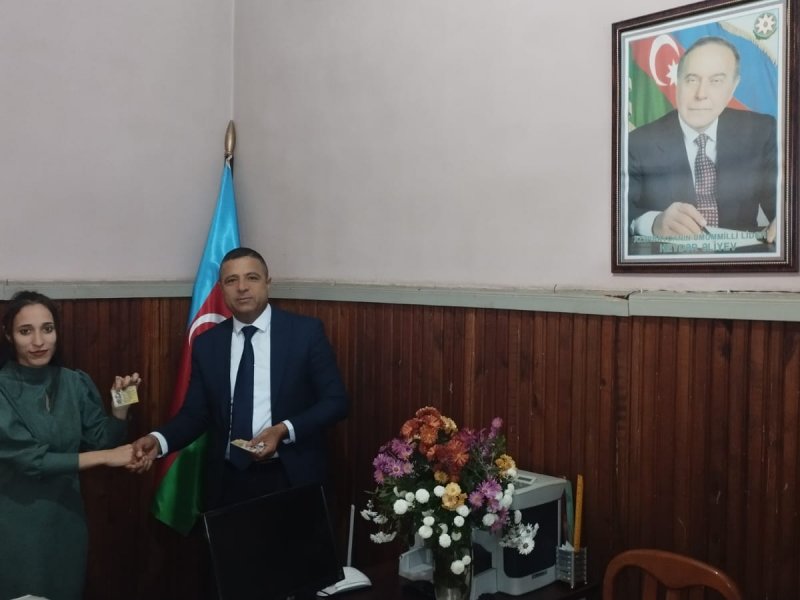 QAX YAZARLARINA ÜZVLÜK VƏSİQƏLƏRİ PAYLANILIB.