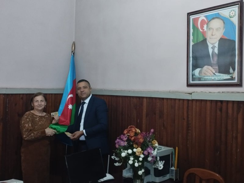 QAX YAZARLARINA ÜZVLÜK VƏSİQƏLƏRİ PAYLANILIB.