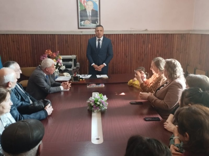 QAX YAZARLARINA ÜZVLÜK VƏSİQƏLƏRİ PAYLANILIB.