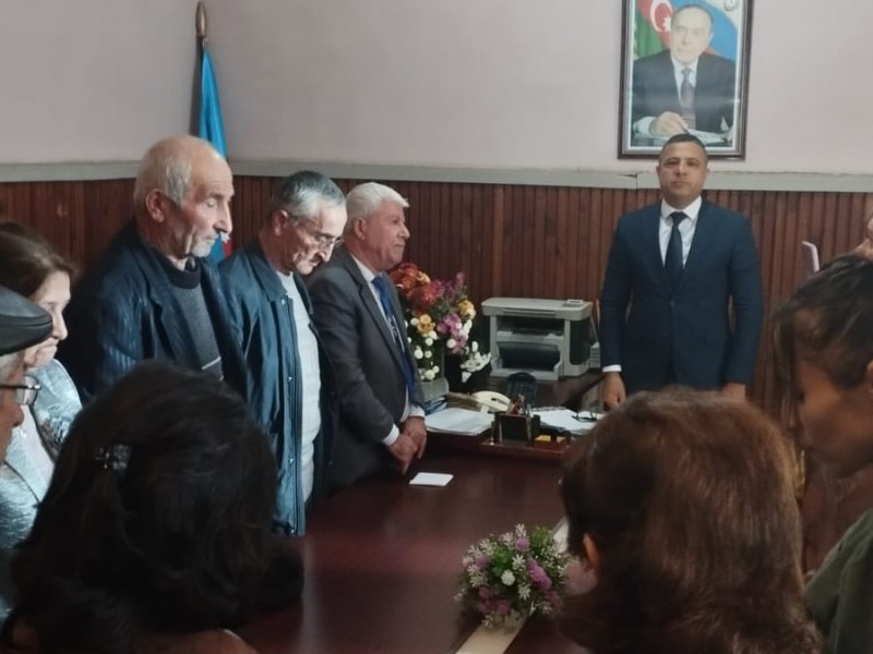 QAX YAZARLARINA ÜZVLÜK VƏSİQƏLƏRİ PAYLANILIB.