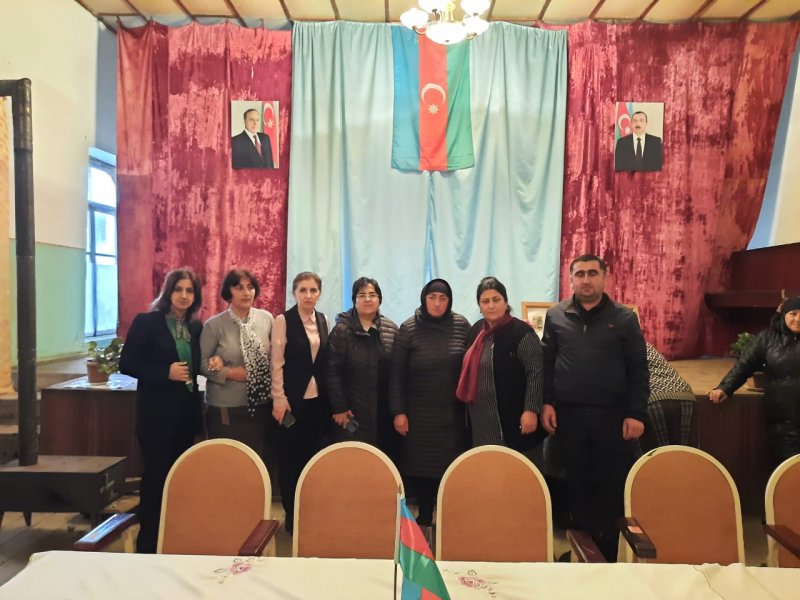 TURACLI KƏNDİNDƏ QƏRBİ AZƏRBAYCANLILARLA GÖRÜŞ KEÇİRİLİB.-Fotolar