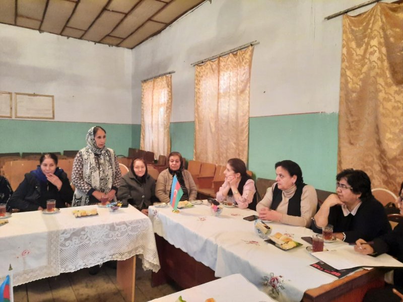 TURACLI KƏNDİNDƏ QƏRBİ AZƏRBAYCANLILARLA GÖRÜŞ KEÇİRİLİB.-Fotolar