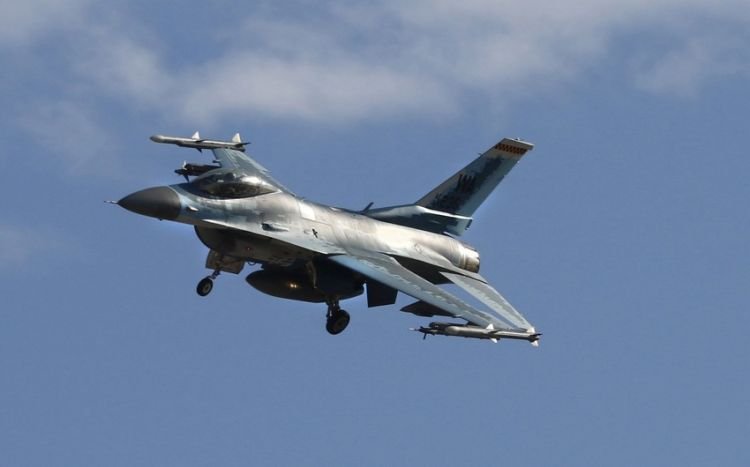 “Danimarka “F-16”ların Ukraynaya göndərilməsini bir neçə aylığa təxirə salıb