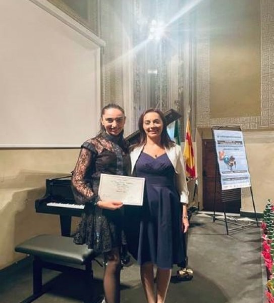 Azərbaycanlı pianoçu İtaliyada keçirilən beynəlxalq müsabiqədə uğur qazanıb