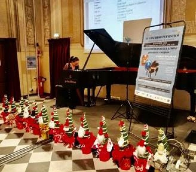 Azərbaycanlı pianoçu İtaliyada keçirilən beynəlxalq müsabiqədə uğur qazanıb