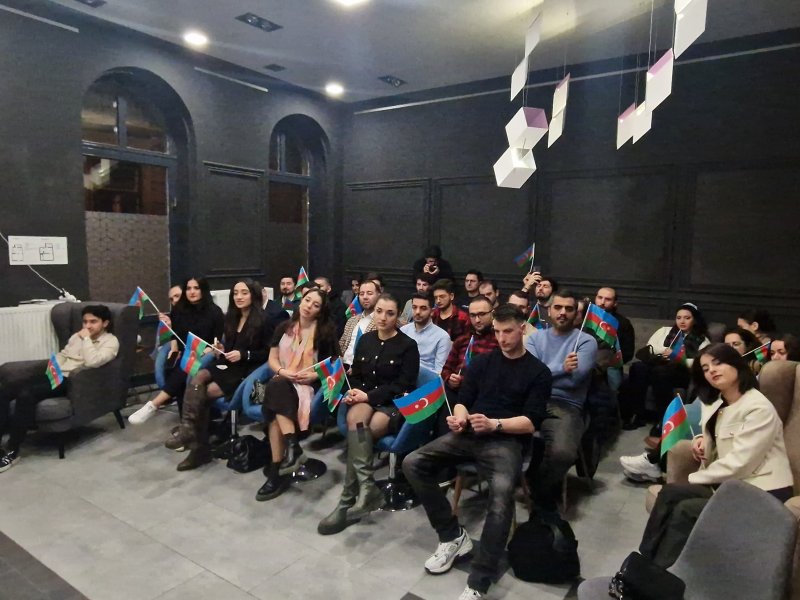 Macarıstan Azərbaycan Evində beynəlxalq forumun iştirakçıları ilə görüş keçirilib