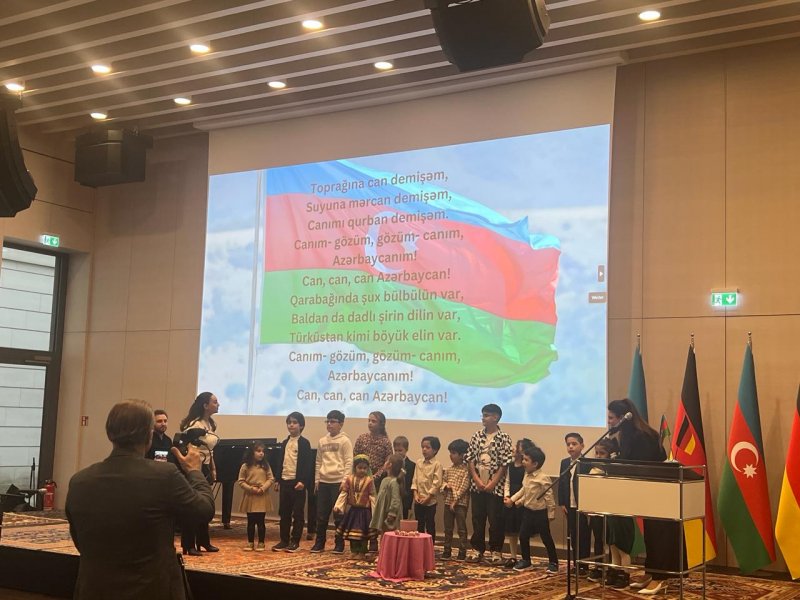 Almaniya paytaxtında “Xarı Bülbül” Azərbaycan Mədəniyyət Evinin iki illiyi qeyd edilib 