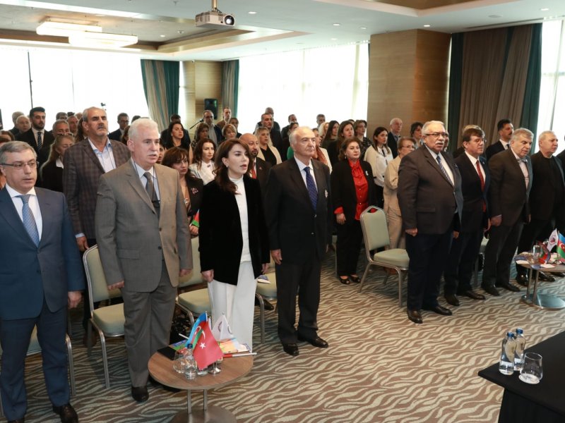Dövlət Komitəsinin sədri İstanbulda Azərbaycan icması ilə görüşüb