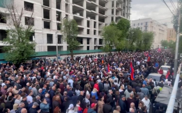 İrəvanda etiraz aksiyası zamanı 67 nəfər saxlanılıb
