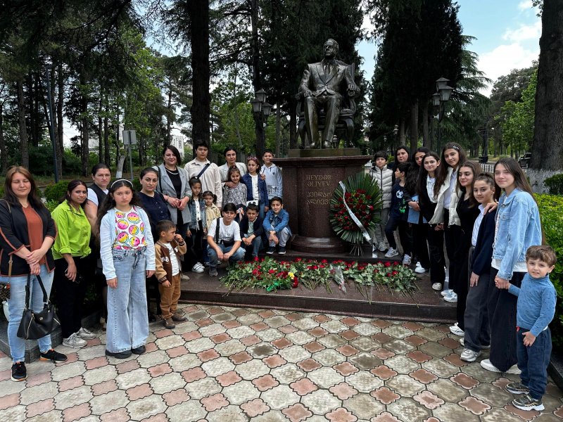 “Rustavidə Ümummilli Lider Heydər Əliyevin anadan olmasının 101 illiyi qeyd edilib