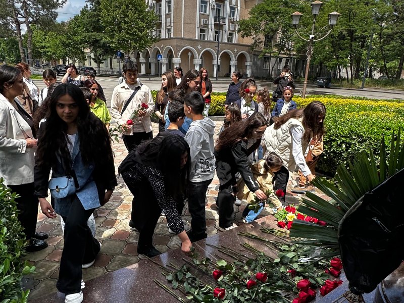 Rustavidə Ümummilli Lider Heydər Əliyevin anadan olmasının 101 illiyi qeyd edilib