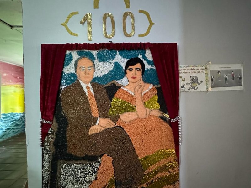İTİTALA KƏND  KÖRPƏLƏR EVİ-UŞAQ BAĞÇASINA DAXİL OLARKƏN UŞAQ RƏSM QALAREYASINI XATIRLADIR-FOTOLAR.