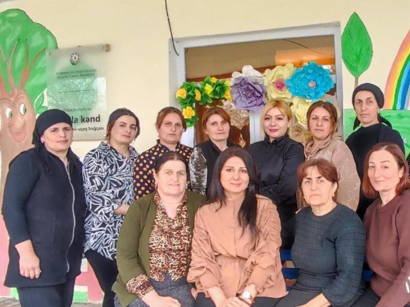 İTİTALA KƏND  KÖRPƏLƏR EVİ-UŞAQ BAĞÇASINA DAXİL OLARKƏN UŞAQ RƏSM QALAREYASINI XATIRLADIR-FOTOLAR.
