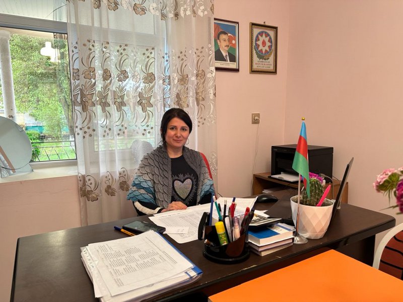 İTİTALA KƏND  KÖRPƏLƏR EVİ-UŞAQ BAĞÇASINA DAXİL OLARKƏN UŞAQ RƏSM QALAREYASINI XATIRLADIR-FOTOLAR.