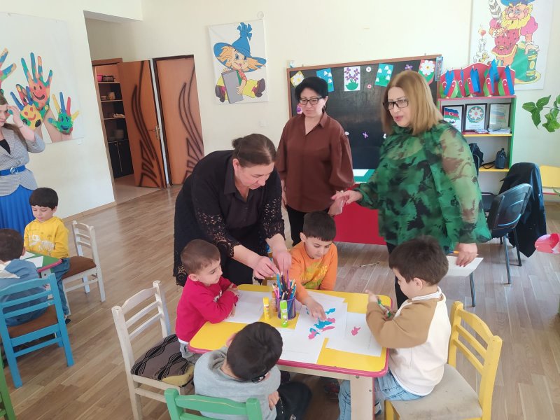 BALAKƏN ŞƏHƏR DÖRD NÖMRƏLİ KÖRPƏLƏR EVİ-UŞAQ BAĞÇASININ BİNASI ŞƏHƏRƏ XÜSUSİ GÖZƏLLİK VERİR-FOTOLAR.