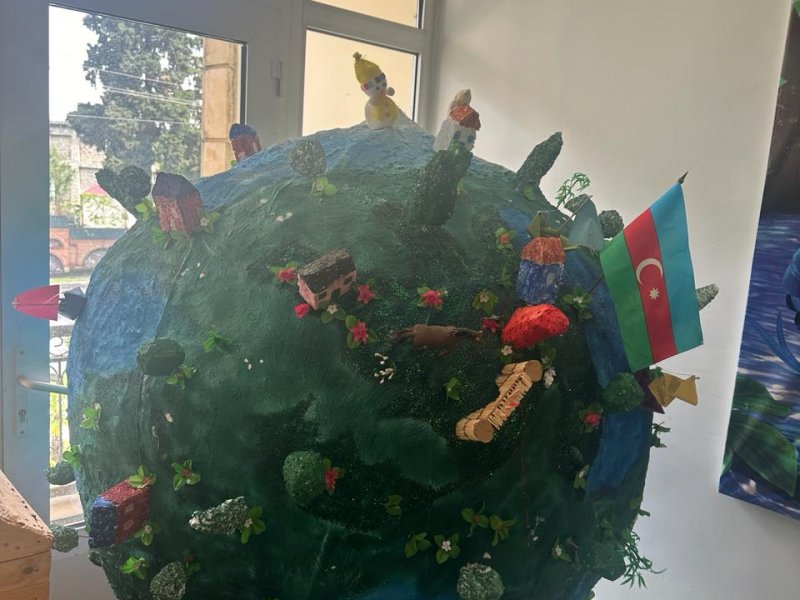 BALAKƏN ŞƏHƏR DÖRD NÖMRƏLİ KÖRPƏLƏR EVİ-UŞAQ BAĞÇASININ BİNASI ŞƏHƏRƏ XÜSUSİ GÖZƏLLİK VERİR-FOTOLAR.