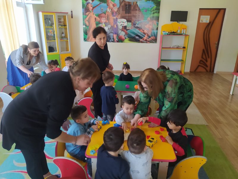 BALAKƏN ŞƏHƏR DÖRD NÖMRƏLİ KÖRPƏLƏR EVİ-UŞAQ BAĞÇASININ BİNASI ŞƏHƏRƏ XÜSUSİ GÖZƏLLİK VERİR-FOTOLAR.