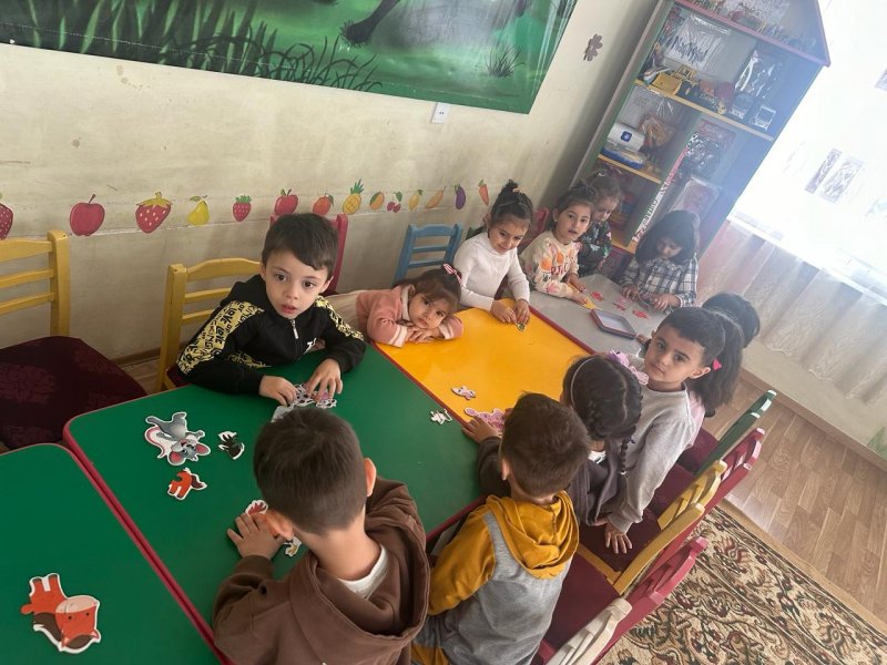 BALAKƏN ŞƏHƏR DÖRD NÖMRƏLİ KÖRPƏLƏR EVİ-UŞAQ BAĞÇASININ BİNASI ŞƏHƏRƏ XÜSUSİ GÖZƏLLİK VERİR-FOTOLAR.
