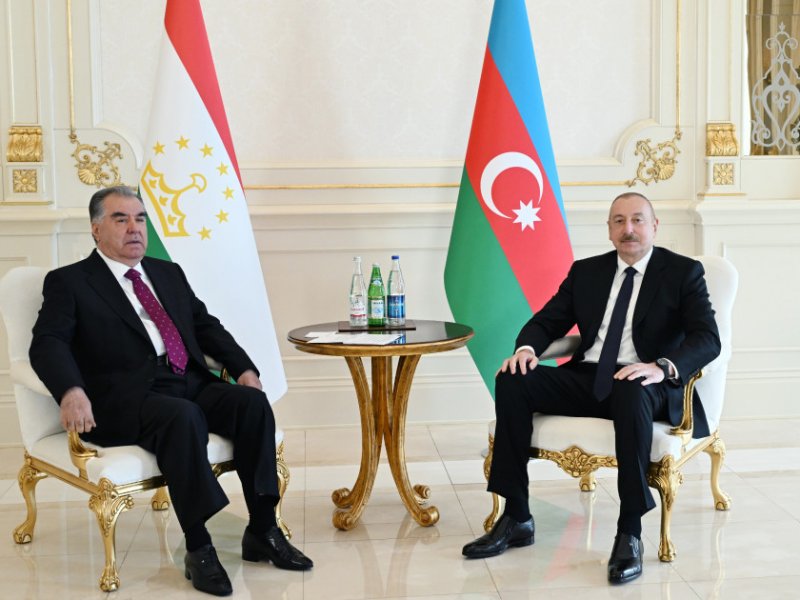 Azərbaycan Prezidenti İlham Əliyevin Tacikistan Prezidenti Emoməli Rəhmon ilə təkbətək görüşü olub