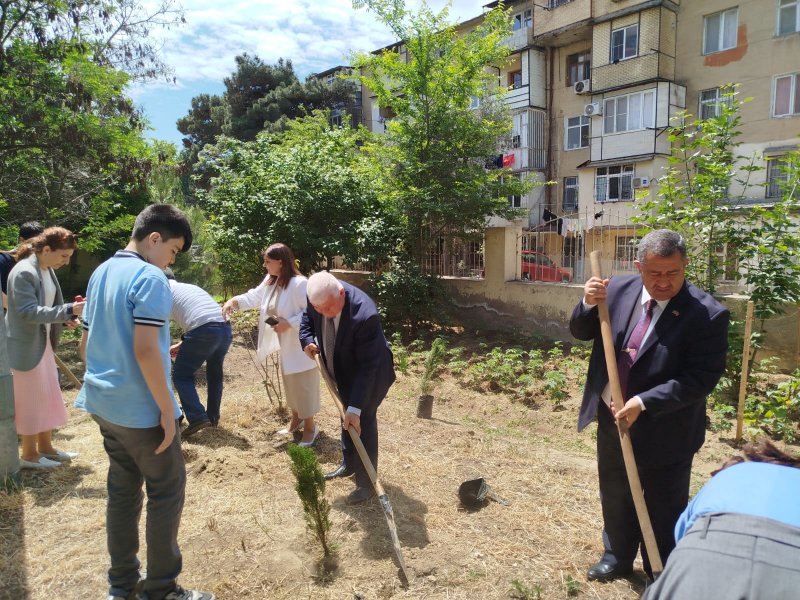 28 may - Müstəqillik günü ilə əlaqədar "Arşın mal alan məktəbin səhnəsində" adlı tədbir keçirilmişdir-FOTOLAR.