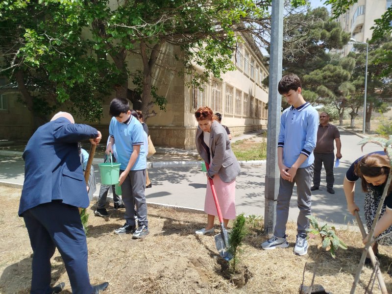 28 may - Müstəqillik günü ilə əlaqədar "Arşın mal alan məktəbin səhnəsində" adlı tədbir keçirilmişdir-FOTOLAR.