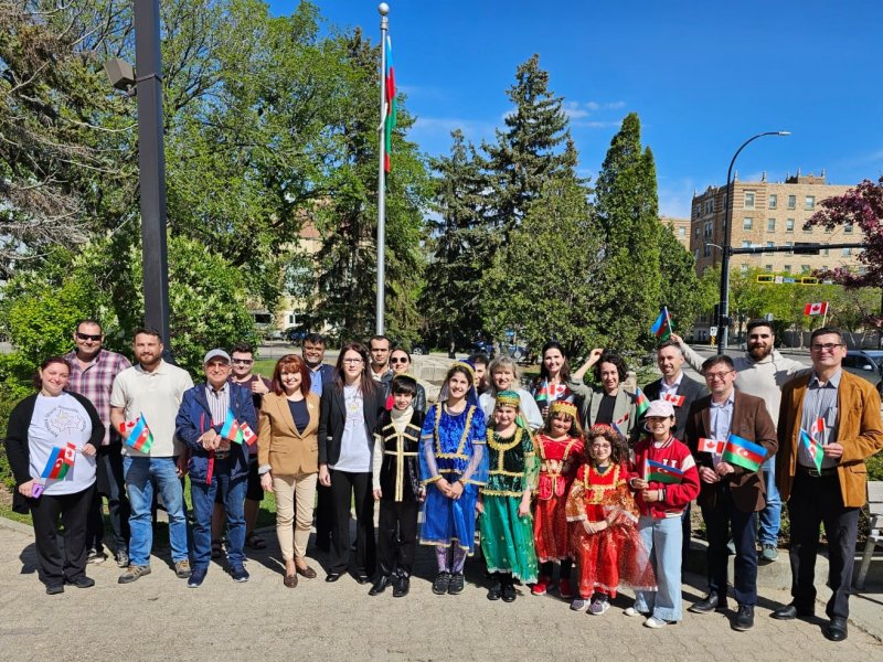 Kanadanın Recayna (Regina) şəhərində 28 May – Müstəqillik Günü münasibətilə Azərbaycan bayrağı qaldırılıb