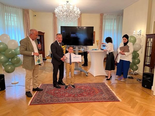 Niderlandda soydaşlarımız Uşaqların Beynəlxalq Müdafiəsi Günü münasibətilə tədbir və rəsm sərgisi keçirib