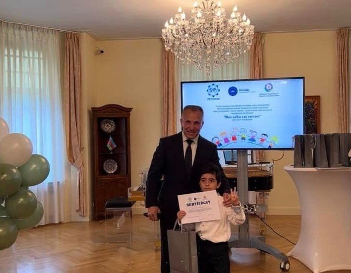 Niderlandda soydaşlarımız Uşaqların Beynəlxalq Müdafiəsi Günü münasibətilə tədbir və rəsm sərgisi keçirib