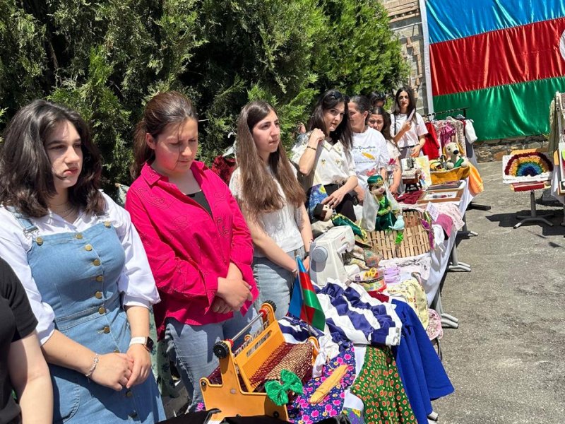 ŞƏKİ DÖVLƏT PEŞƏ TƏHSİL MƏRKƏZİNDƏ AÇIQ QAPI GÜNÜ OLUB-FOTOLAR.