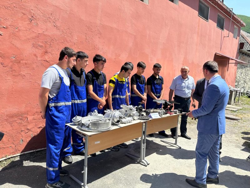 ŞƏKİ DÖVLƏT PEŞƏ TƏHSİL MƏRKƏZİNDƏ AÇIQ QAPI GÜNÜ OLUB-FOTOLAR.