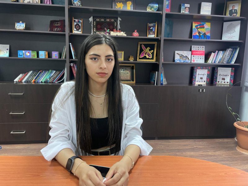 Əcnəbilər Tbilisidəki "Alyans" Gənclər Mərkəzində Azərbaycan dilini öyrənir