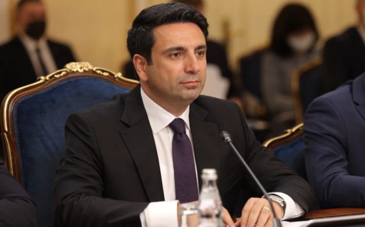 Alen Simonyan: Ermənistan Rusiyadakı səfirini dəyişməyi planlaşdırır