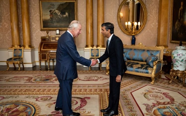 Britaniyanın Baş naziri Rişi Sunak istefa verib