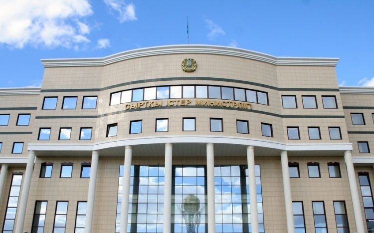 Qazaxıstan XİN Azərbaycan diplomatlarını peşə bayramı münasibətilə təbrik edib
