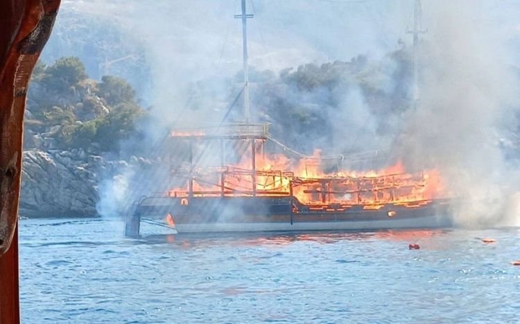 Türkiyədə turist gəmisində baş verən yağında xəsarət alanların sayı artıb