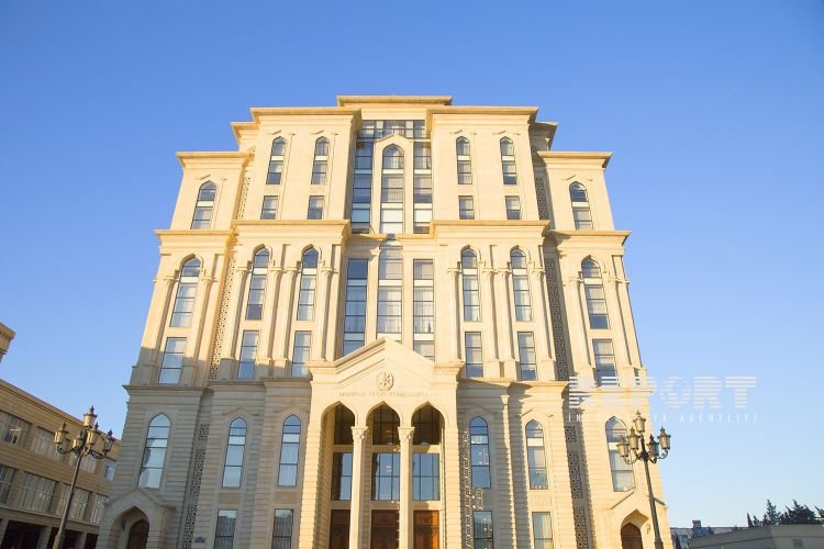 Bu günədək parlament seçkilərinə 380 nəfərə yaxın namizəd qeydə alınıb