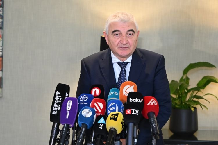 Xaricdə yaşayan Azərbaycan vətəndaşları növbədənkənar parlament seçkilərində səs vermək üçün ölkəyə gəlməlidirlər