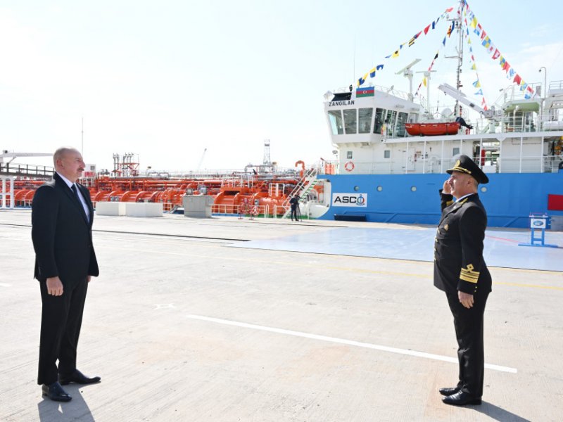 Prezident İlham Əliyev “Zəngilan” tankerinin istismara verilməsi mərasimində iştirak edib