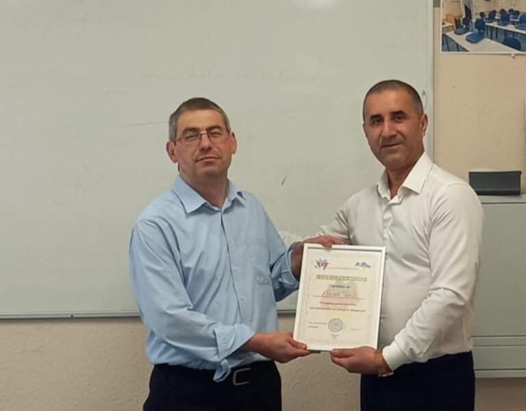 Qulu İbrahimov Almaniyada müəllimləri təhsilə verdikləri töhfəyə görə təltif etdi