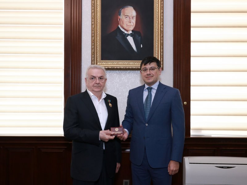 Məşhur onkoloq Məmməd Bağır Əliyevə “Heydər Əliyevin 100 illiyi (1923-2023)” yubiley medalı təqdim edilib